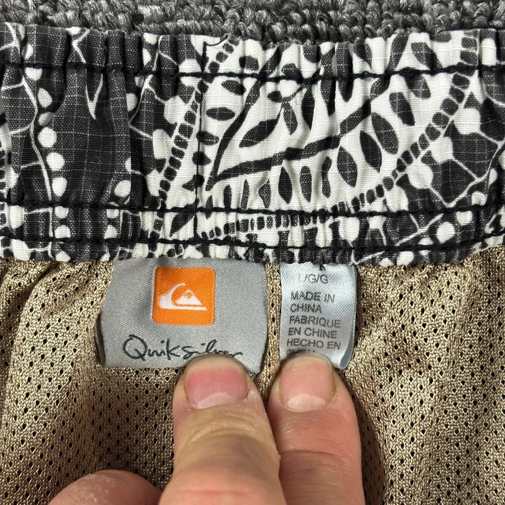 Y2K Baggy Paisley Quiksilver Surf Board Shorts Black Hawaiian Print Large